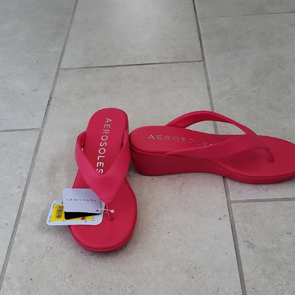 AEROSOLES Pink Sandals Flat Thong Style